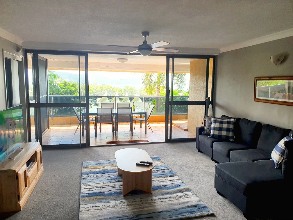 119/4 Eshelby Drive CANNONVALE 2