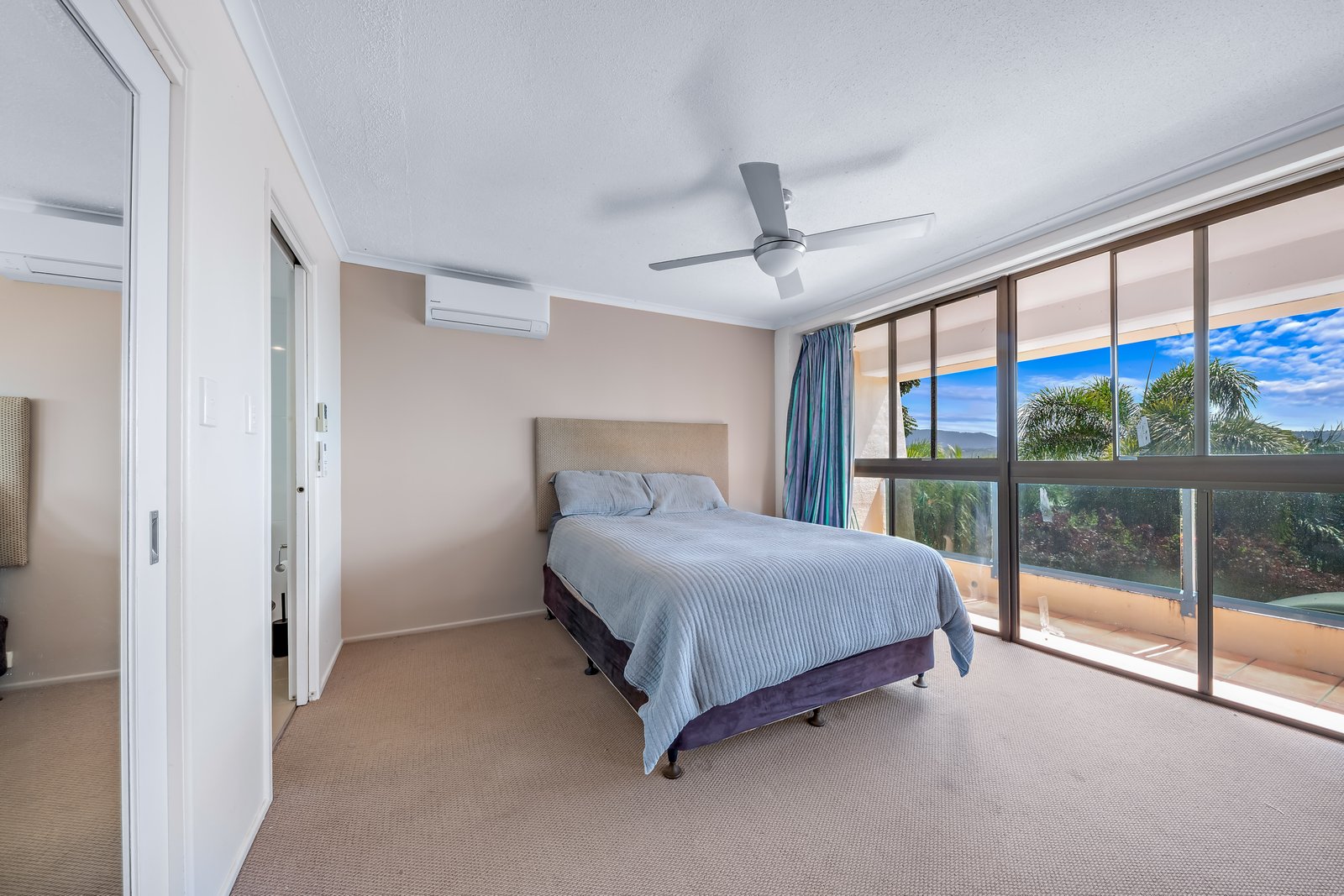 119/4 Eshelby Drive CANNONVALE 6