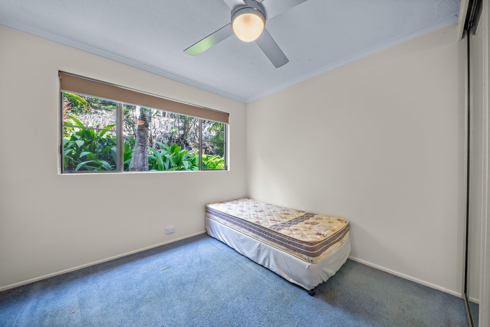 119/4 Eshelby Drive CANNONVALE 8