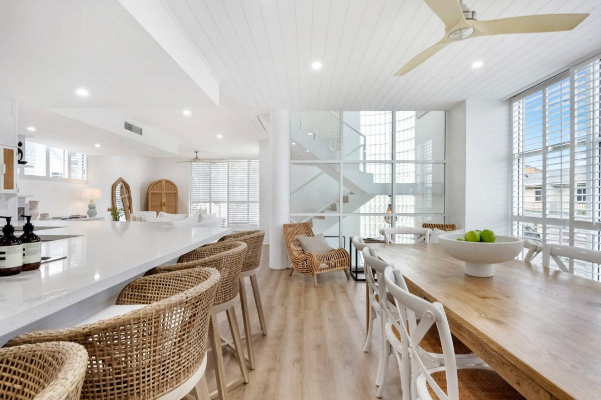 1/196B Hedges Avenue Mermaid Beach 2