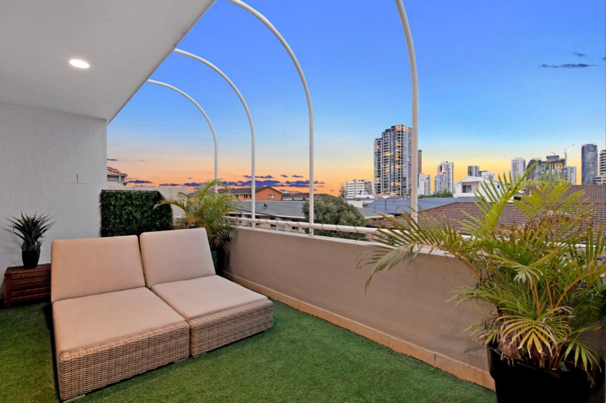 1/196B Hedges Avenue Mermaid Beach 5