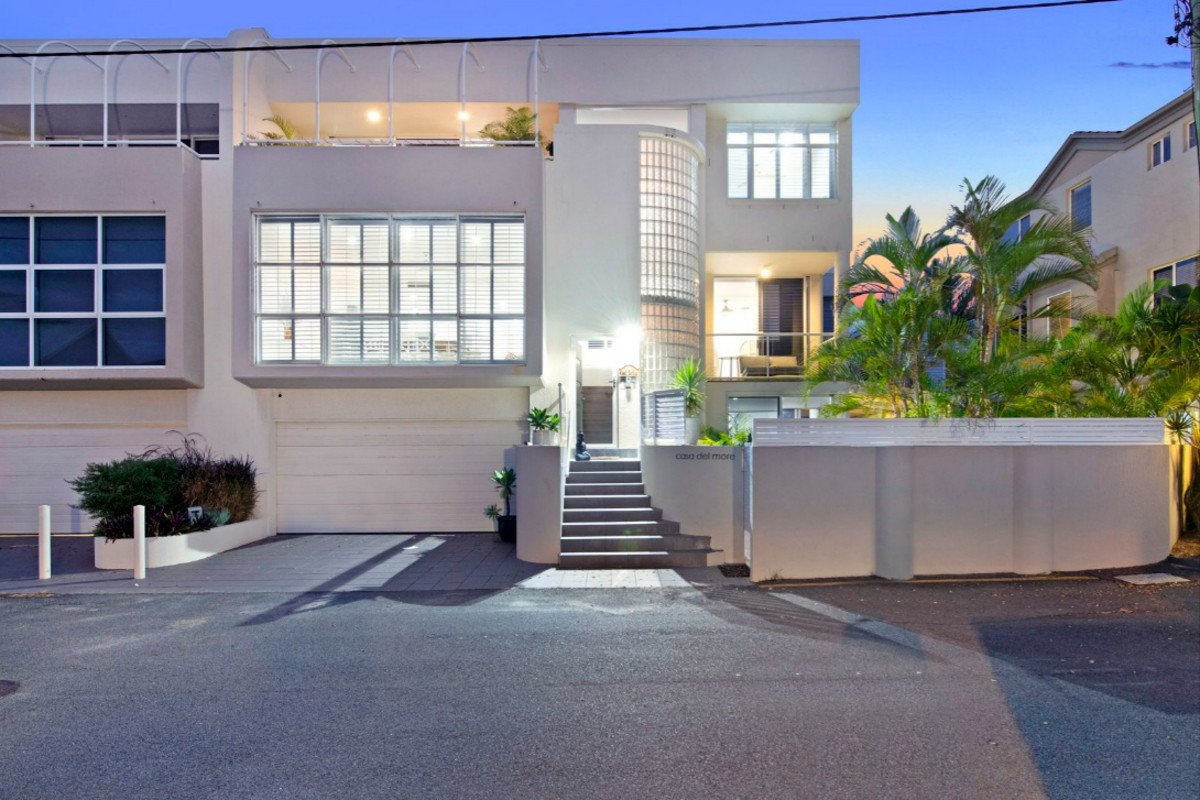 1/196B Hedges Avenue Mermaid Beach 2