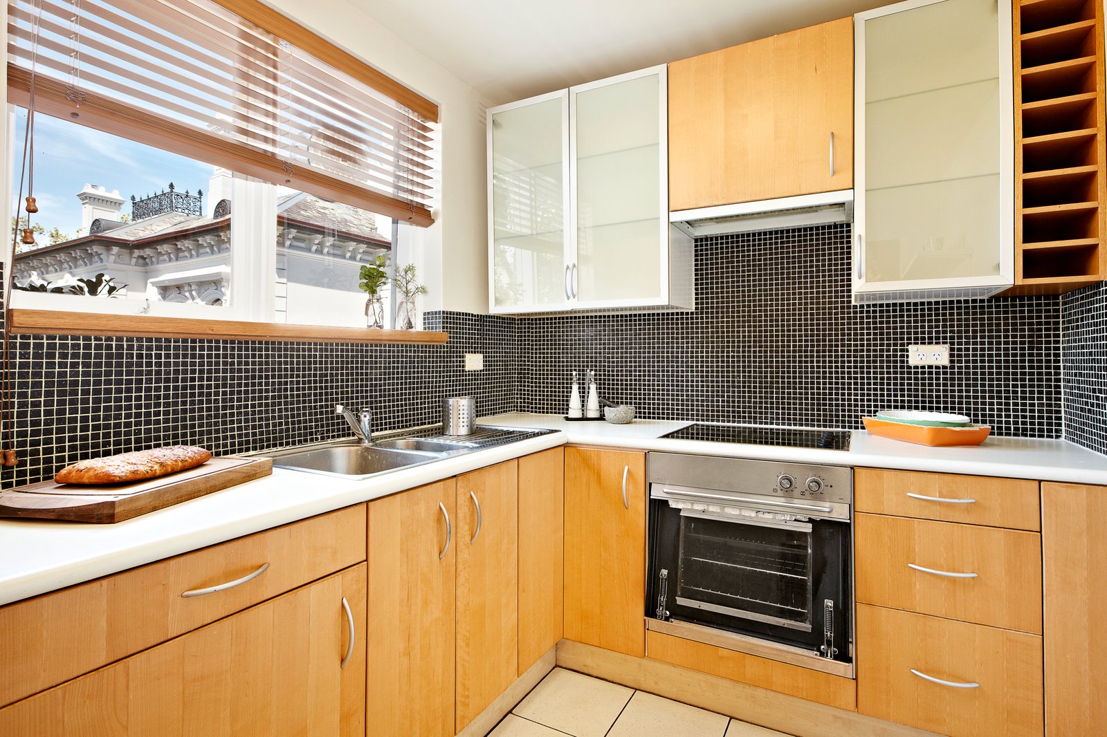 Gallery: 11/99 Alma Road