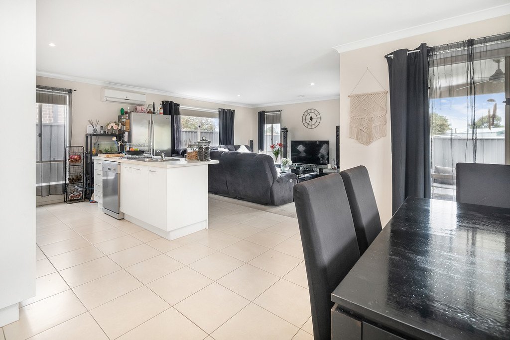 119C Edwards Street SEBASTOPOL 7