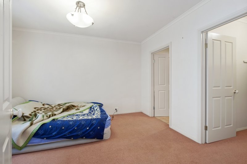 Gallery: 11A Ascot St South
