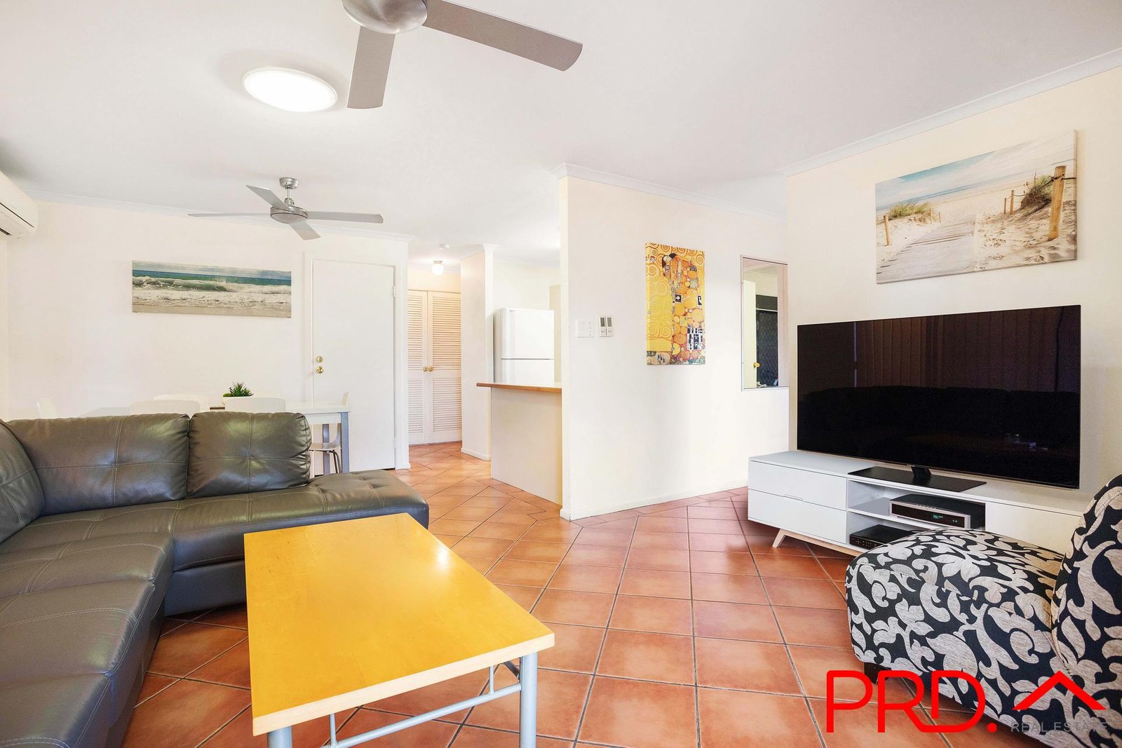 1/1A Brookside Road LABRADOR 1