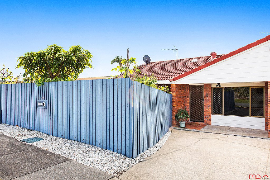 1/1A Brookside Road LABRADOR 9