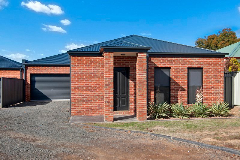 11a Caleb Close GOLDEN SQUARE 1