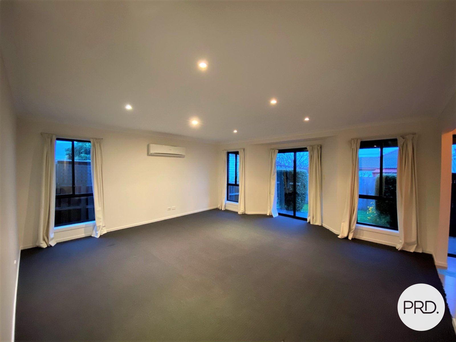 11a Clifford Street MOONAH 4