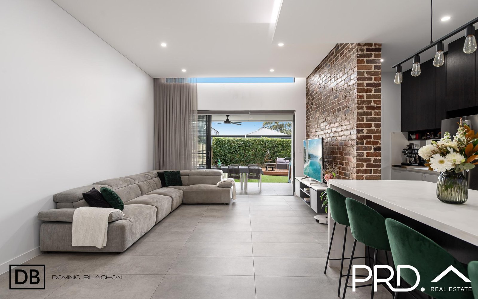 11a Eileen Street PICNIC POINT 7