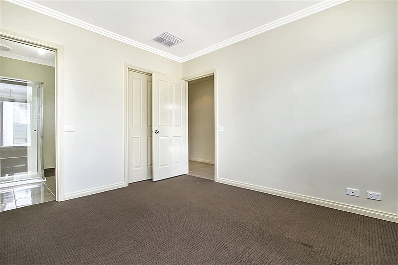 11a Ewing Avenue FLORA HILL 5