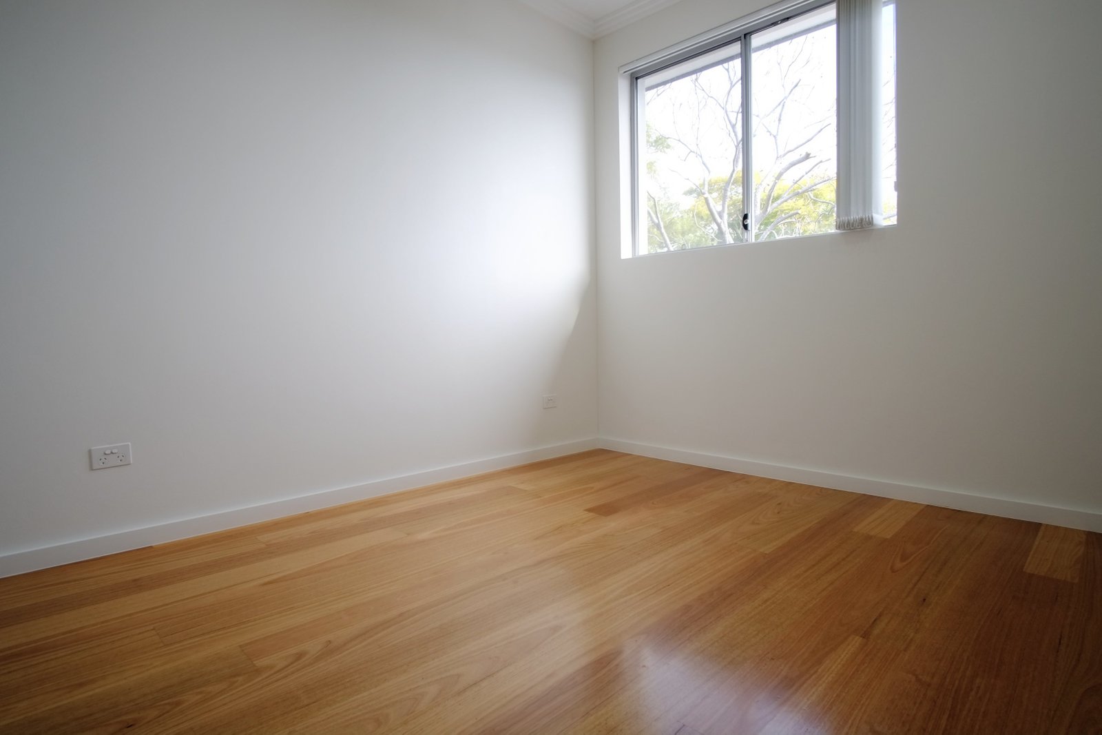 11a Gover Street PEAKHURST 12
