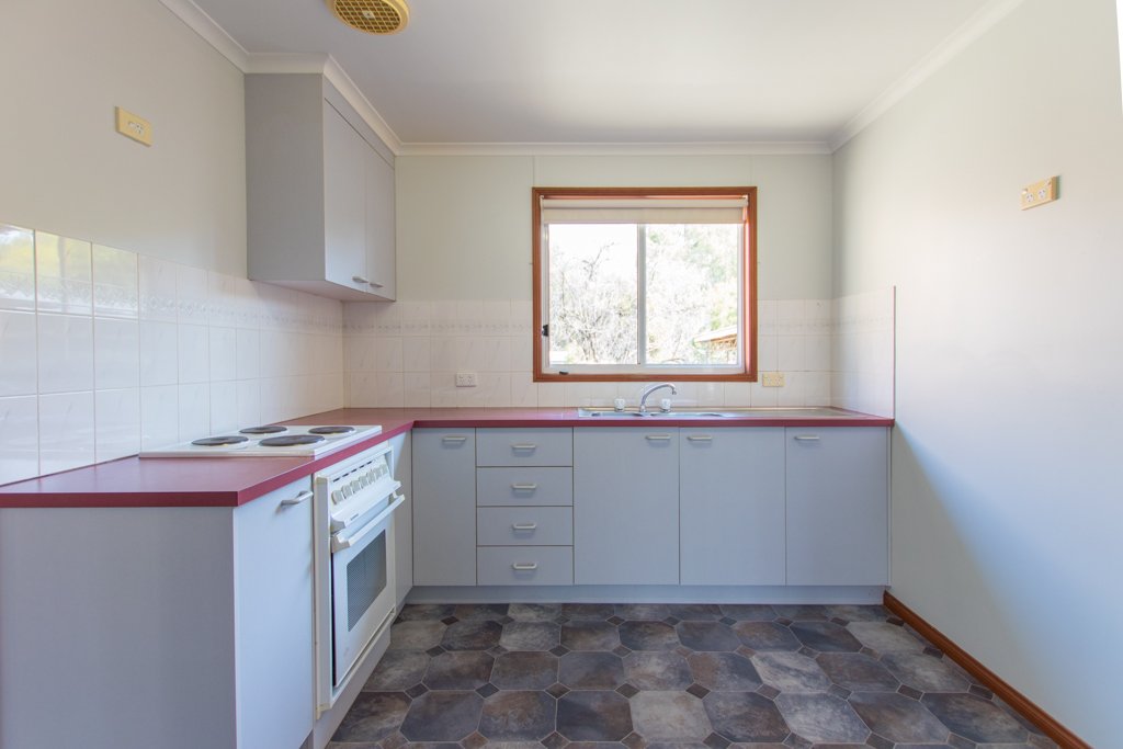 11A Howick Street TUMUT 4