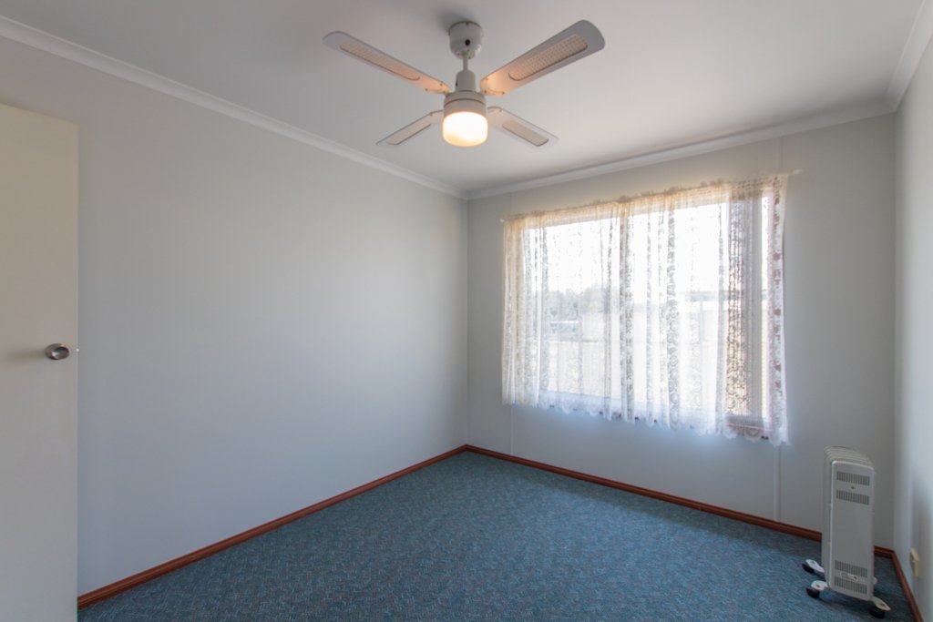 11A Howick Street TUMUT 8