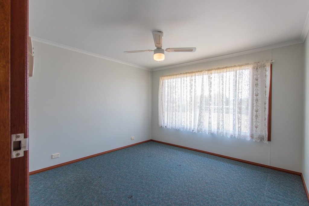 11A Howick Street TUMUT 9