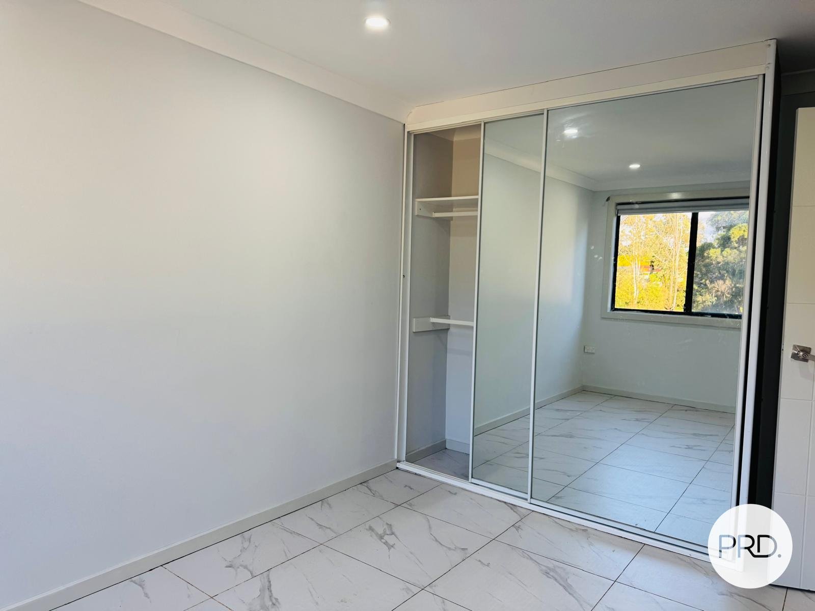 11A Jowett Place INGLEBURN 4