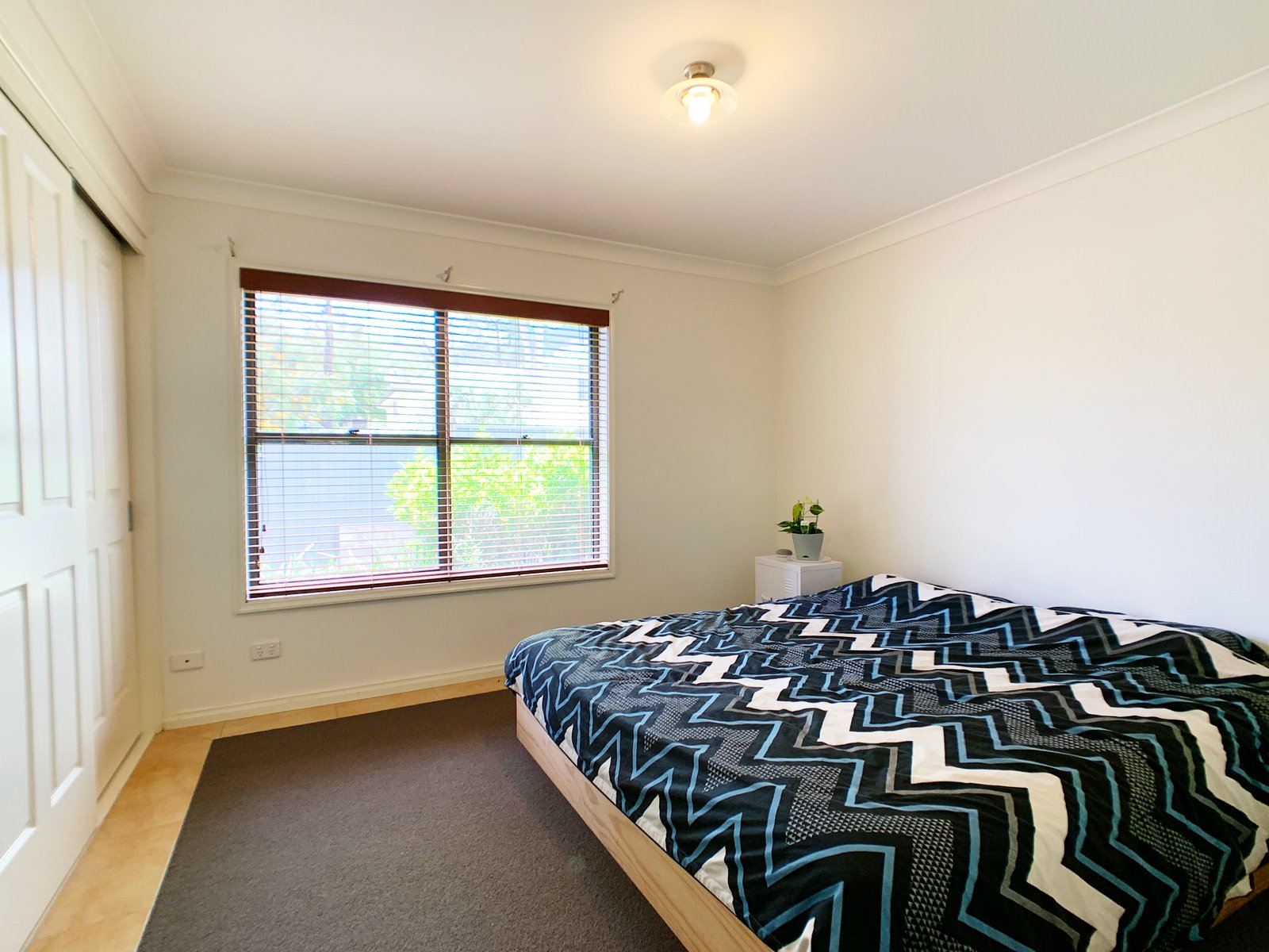 1/1a Lae Avenue TAMWORTH 5