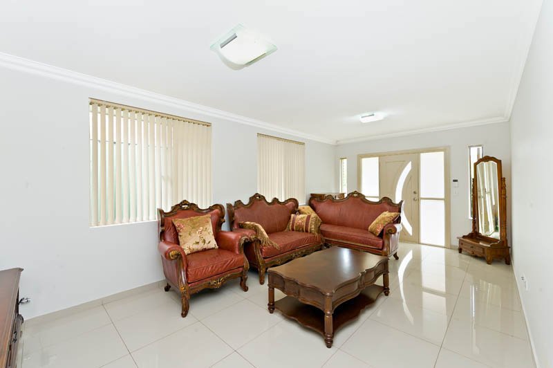 11A Matthews Avenue EAST HILLS 2