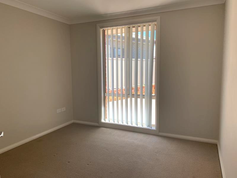 11a Rosehill Place TAMWORTH 5