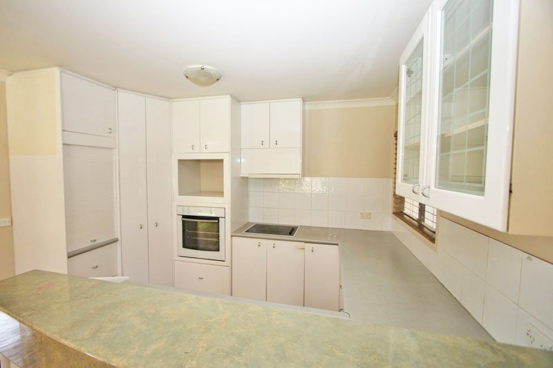 11A Wynflo Street LABRADOR 2