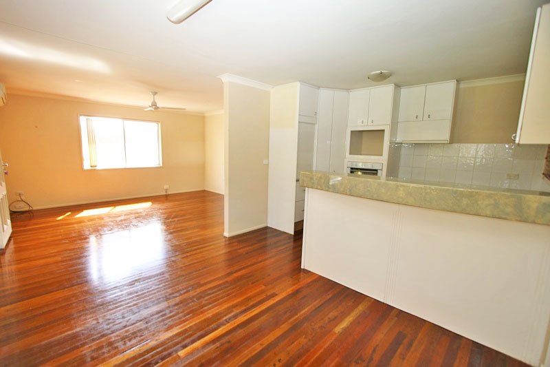 11A Wynflo Street LABRADOR 6