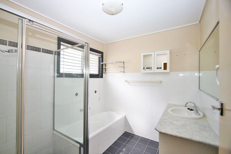 11A Wynflo Street LABRADOR 10