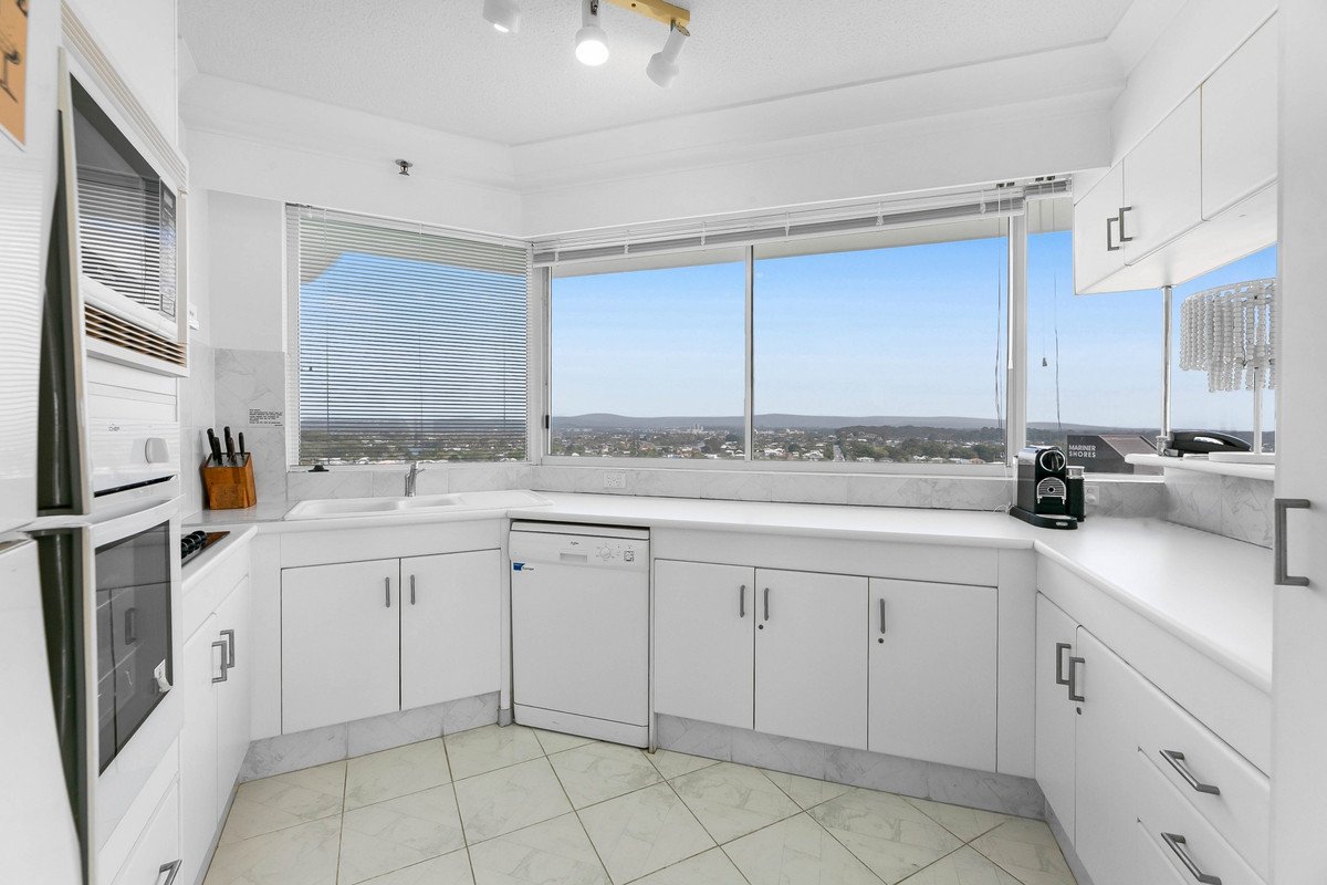 11A/238 The Esplanade Burleigh Heads 8