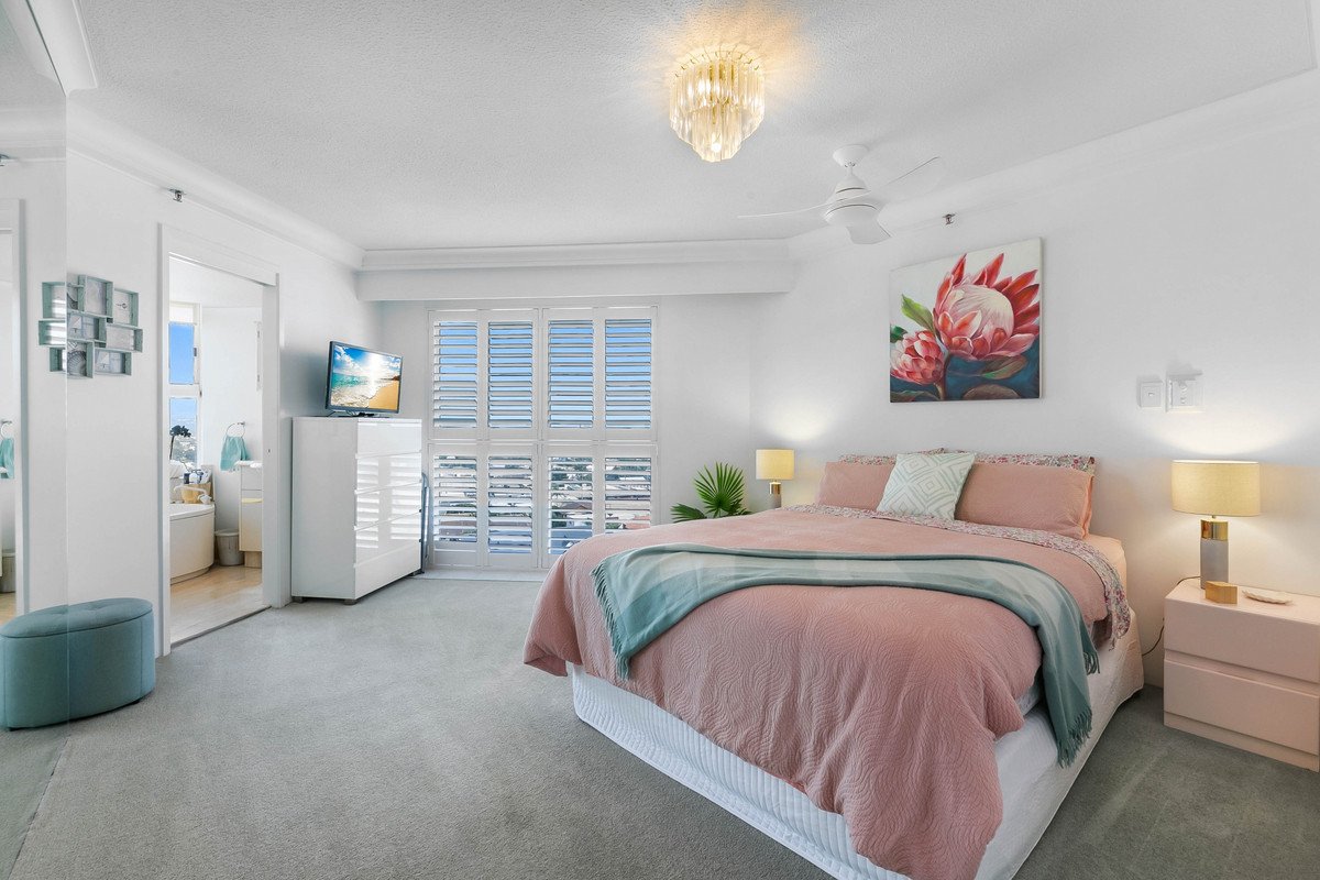 11A/238 The Esplanade Burleigh Heads 27