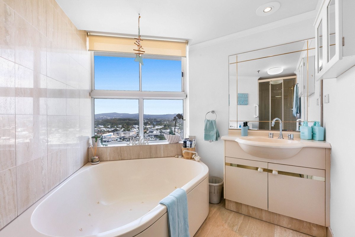 11A/238 The Esplanade Burleigh Heads 28