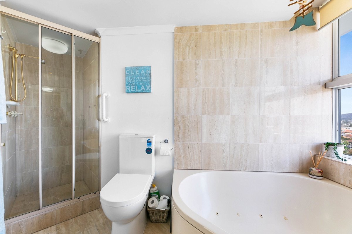 11A/238 The Esplanade Burleigh Heads 29