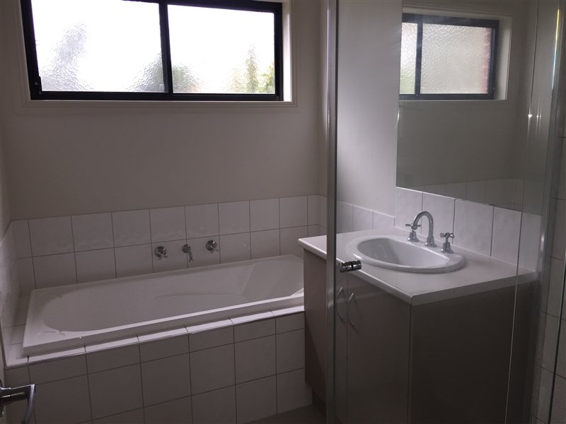 11b Caleb Close GOLDEN SQUARE 5