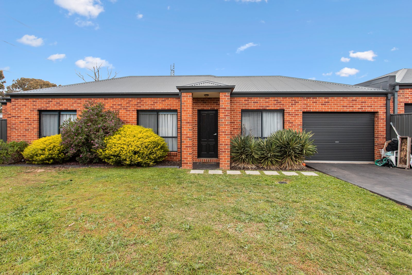 11b Caleb Close GOLDEN SQUARE 2