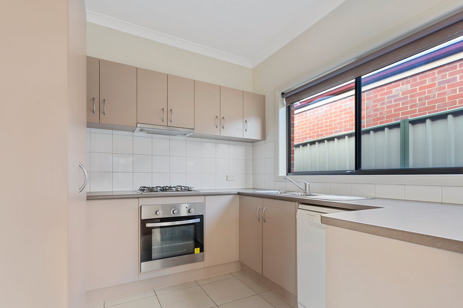 11b Caleb Close GOLDEN SQUARE 3