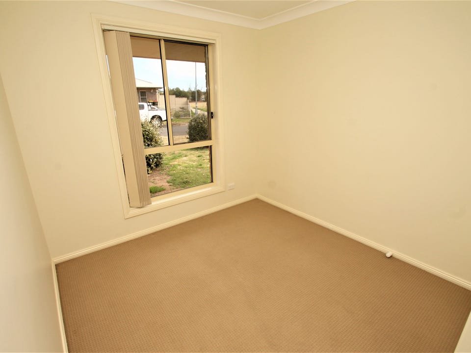 11B Green Crescent QUIRINDI 7