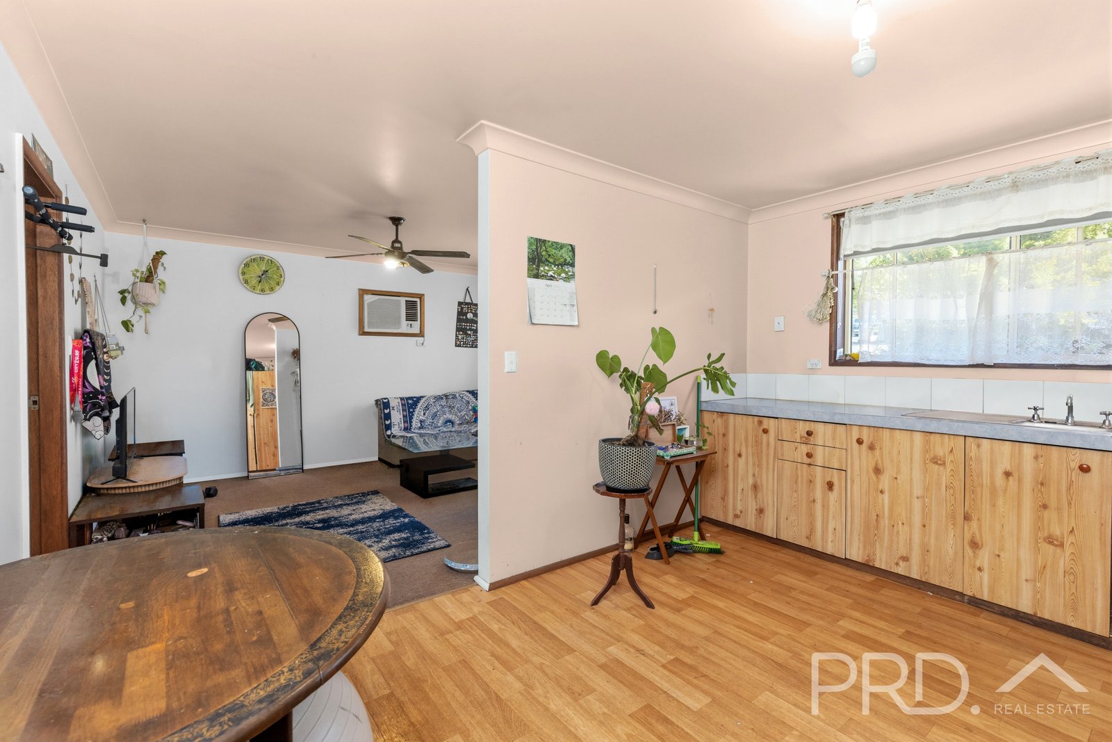 11C & 11D Hume Place TUMUT 5