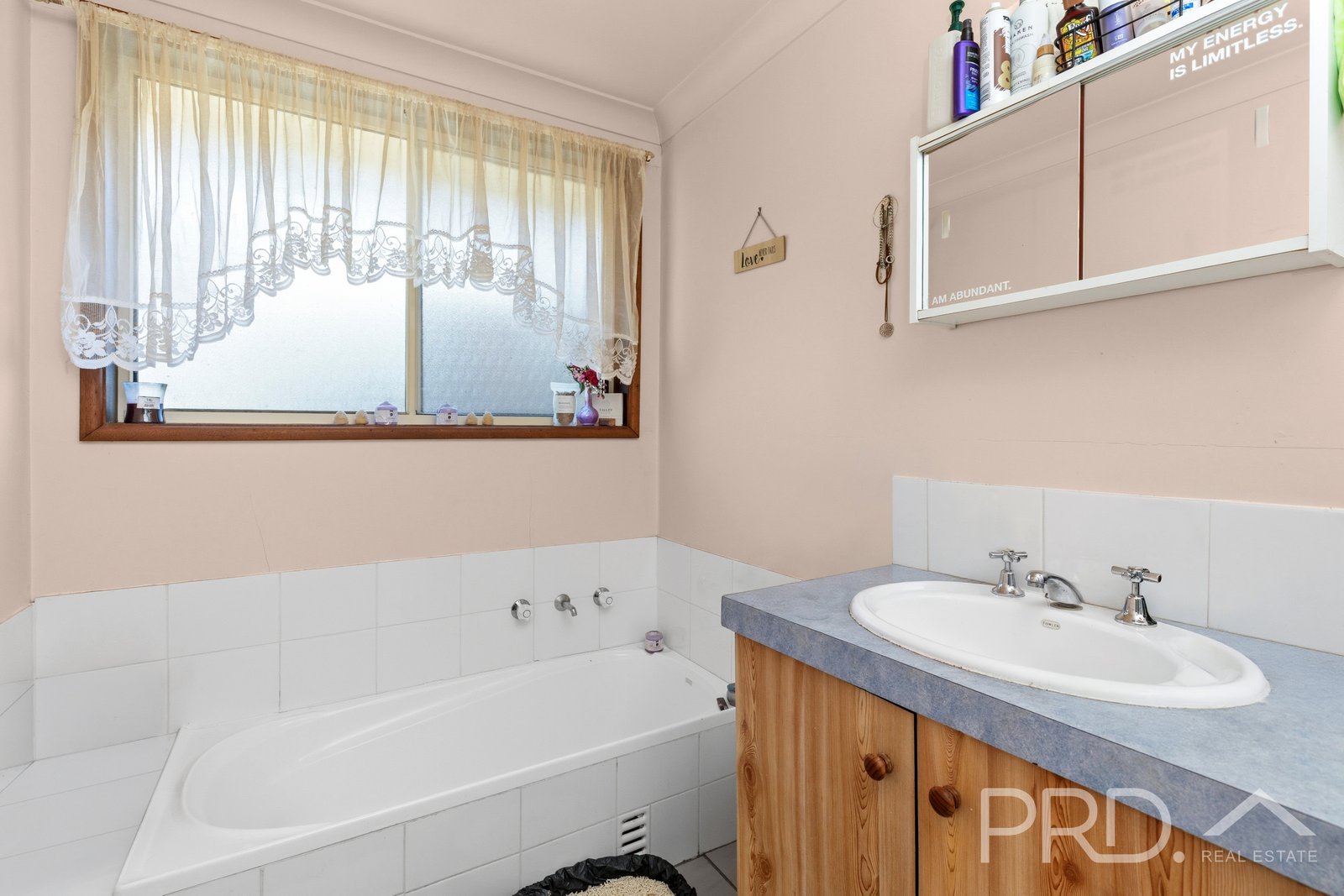 11C & 11D Hume Place TUMUT 8