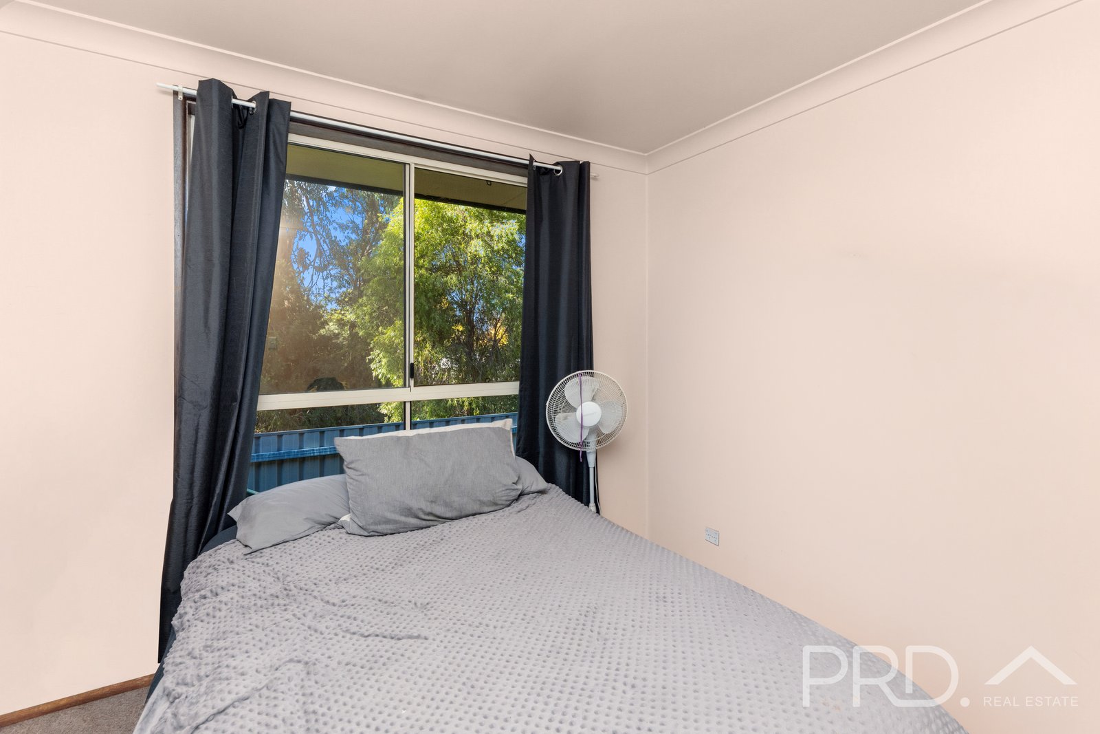 11C & 11D Hume Place TUMUT 9