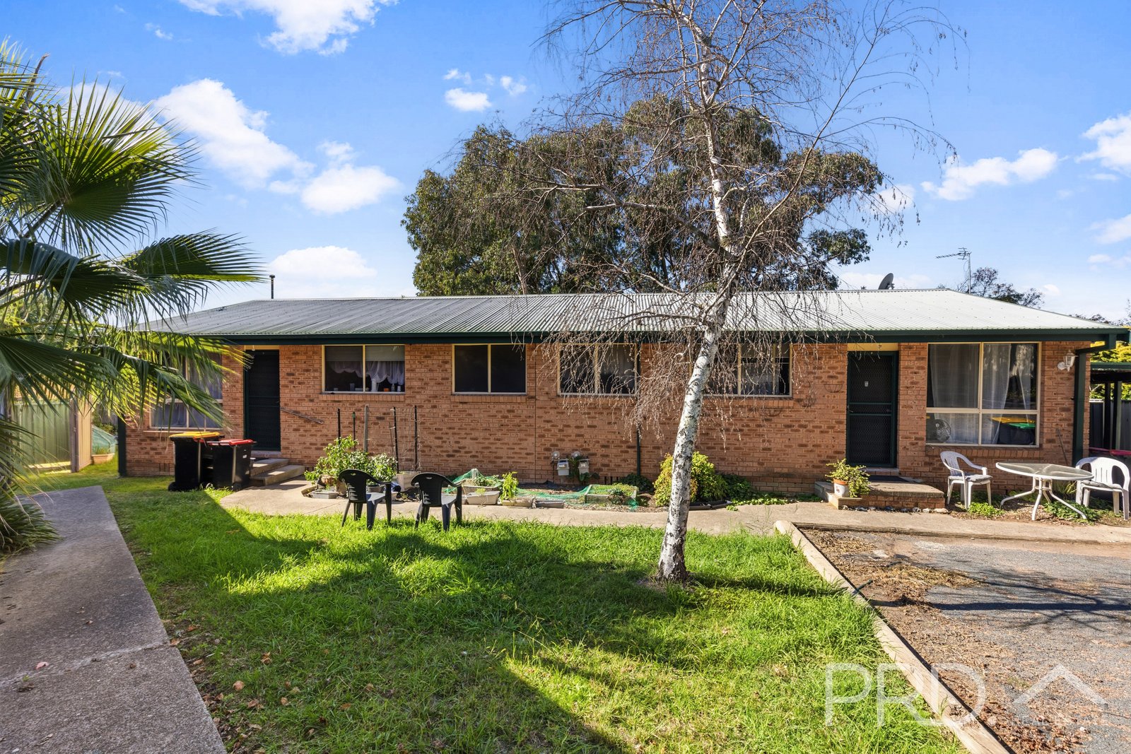 11C & 11D Hume Place TUMUT 10