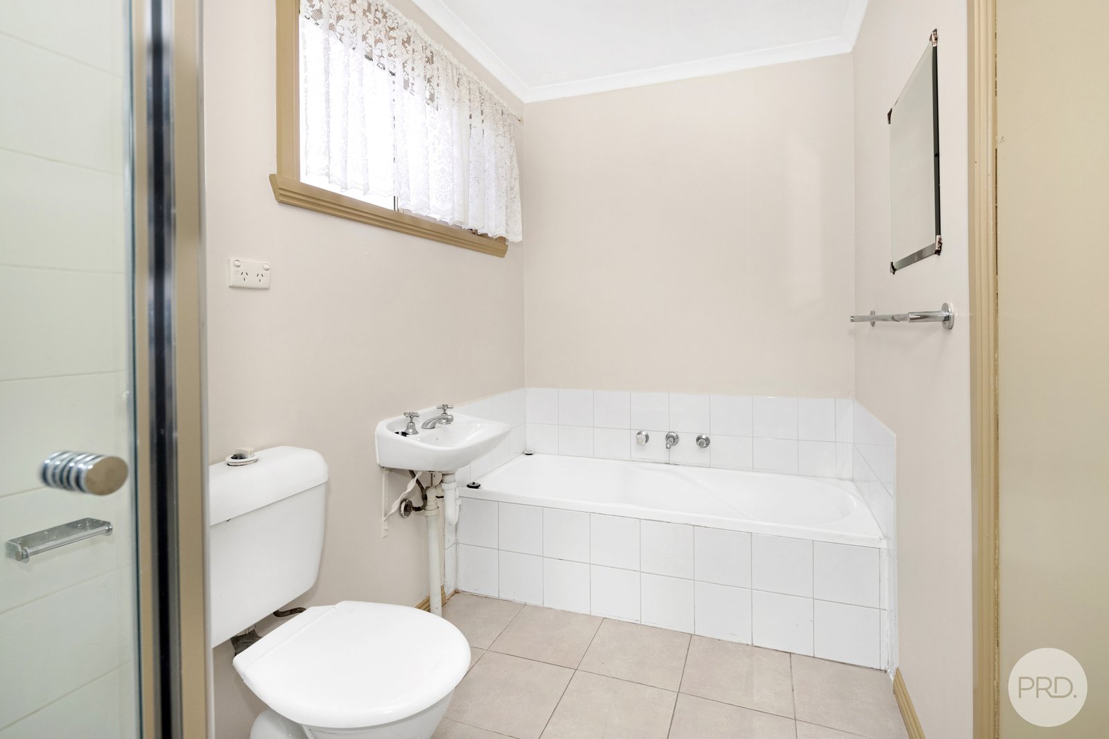 12 & 12A Saunders Close MOUNT PLEASANT 8