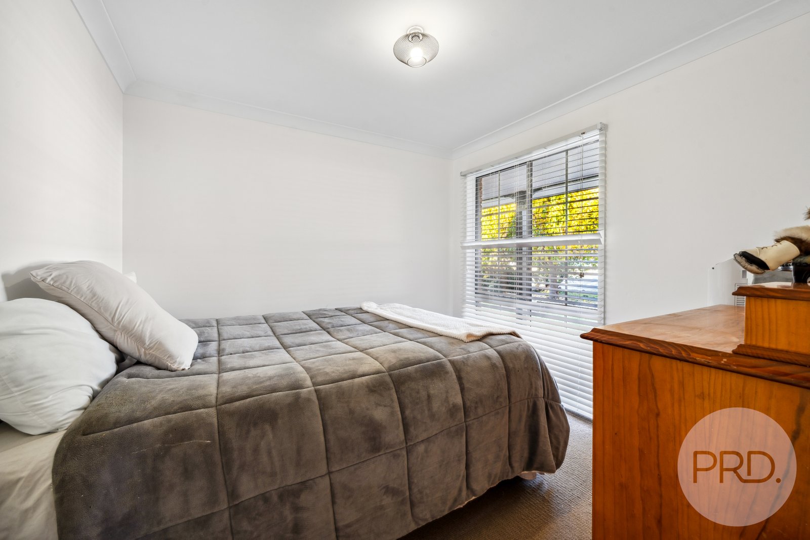 12-14 Anna Street URANA 9
