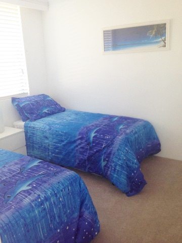 12 / 1927 Gold Coast Highway BURLEIGH HEADS 4