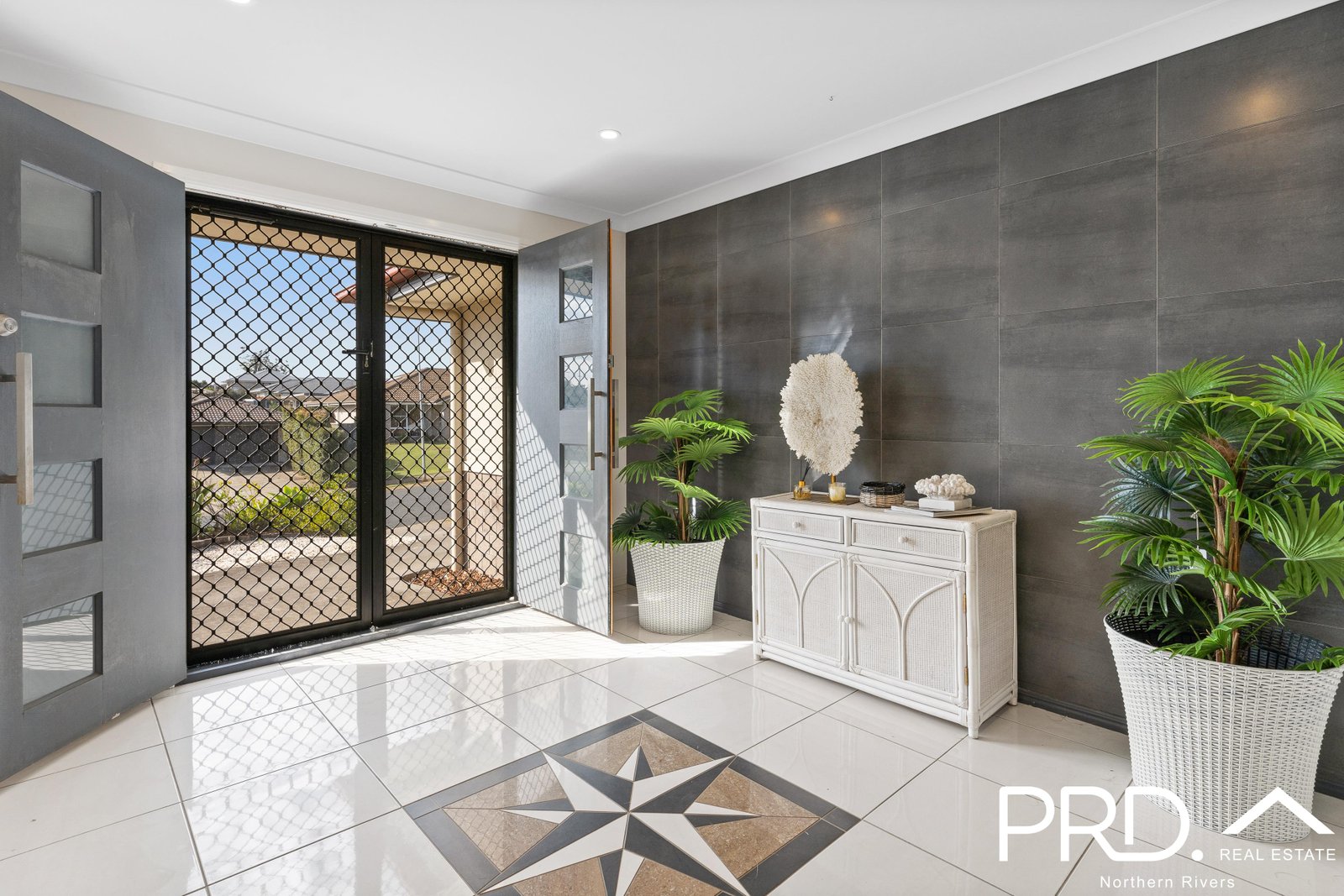 12 Acacia Avenue GOONELLABAH 2