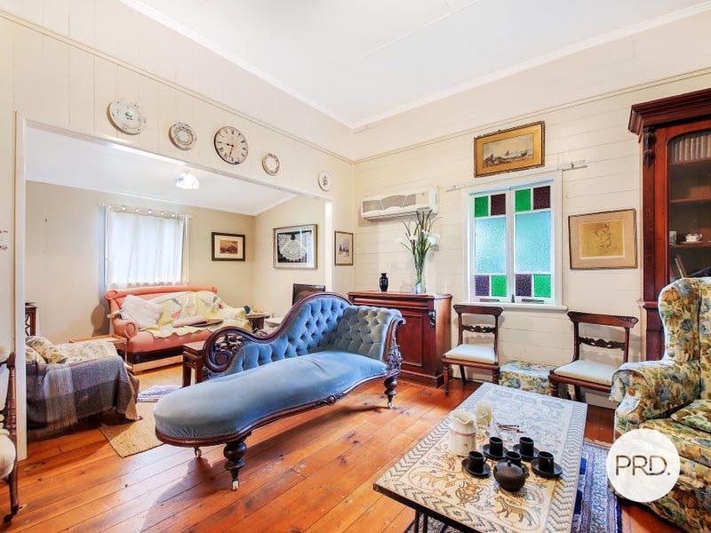 12 Albert St  ROSEWOOD 3