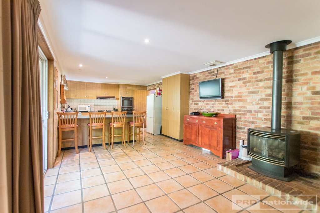 12 Anderson Place TUMUT 7