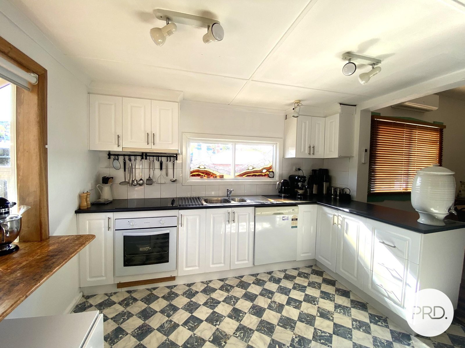 12 Andrew Street NORTH HOBART 2