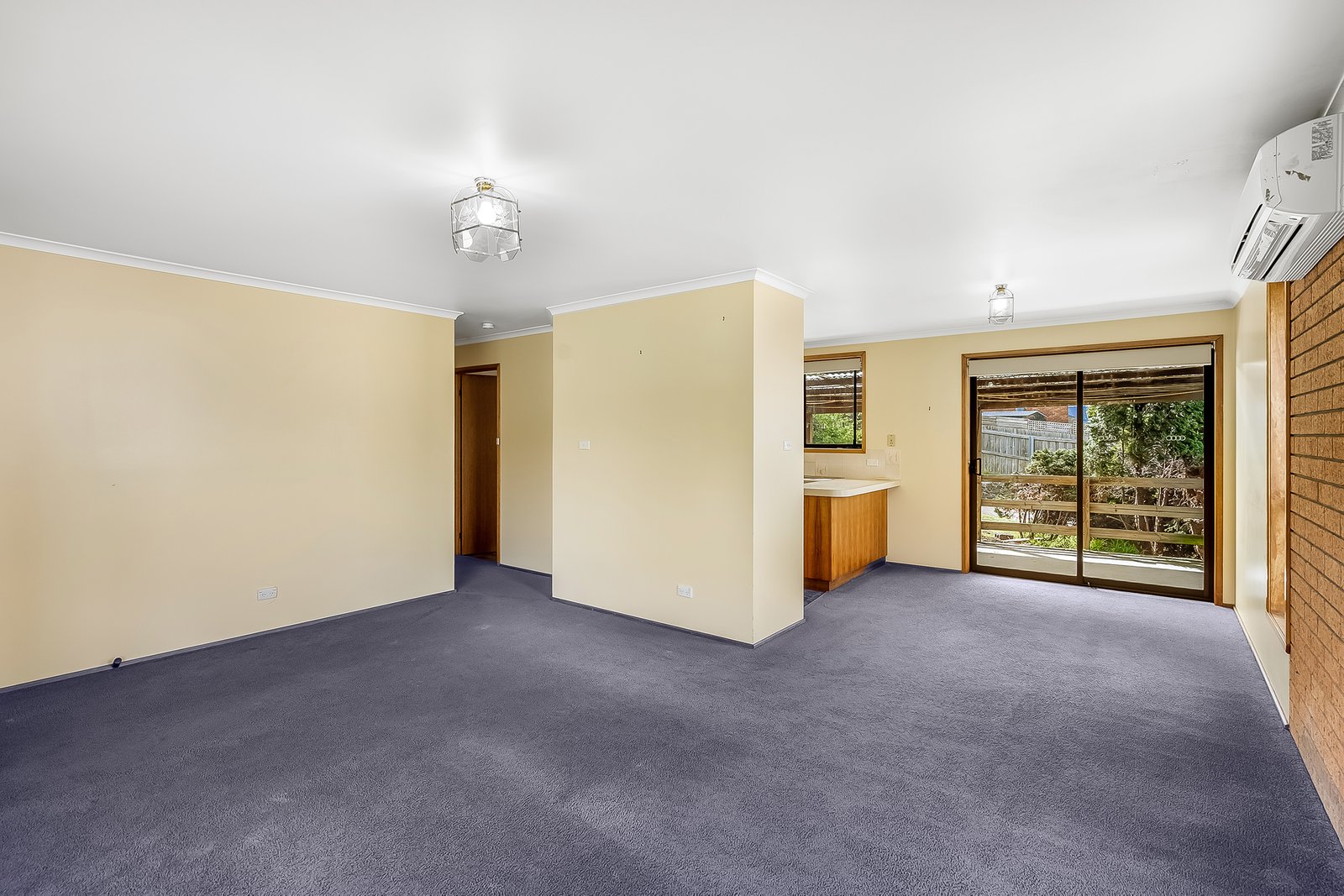 12 Anear Court LUTANA 2