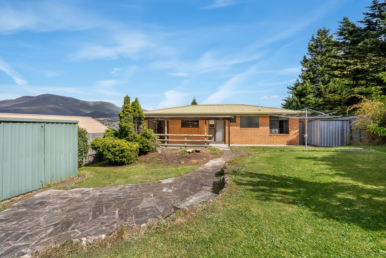 12 Anear Court LUTANA 10