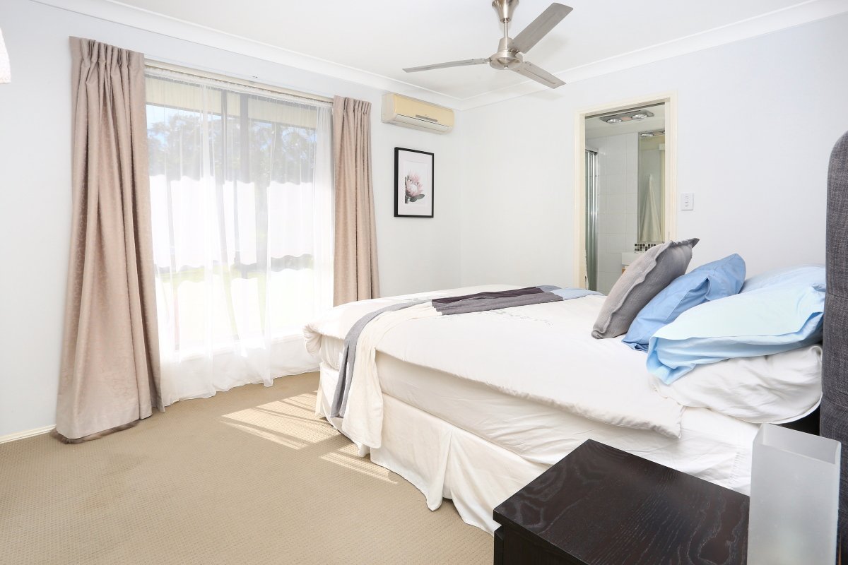 12 Angaston Avenue CARRARA 5