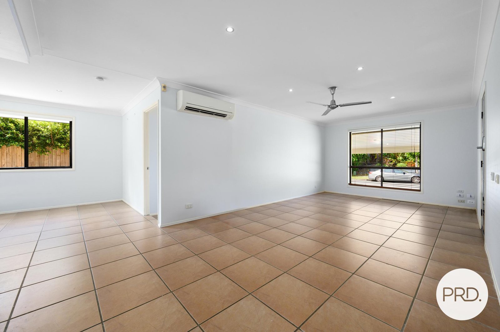 12 Angaston Avenue CARRARA 5