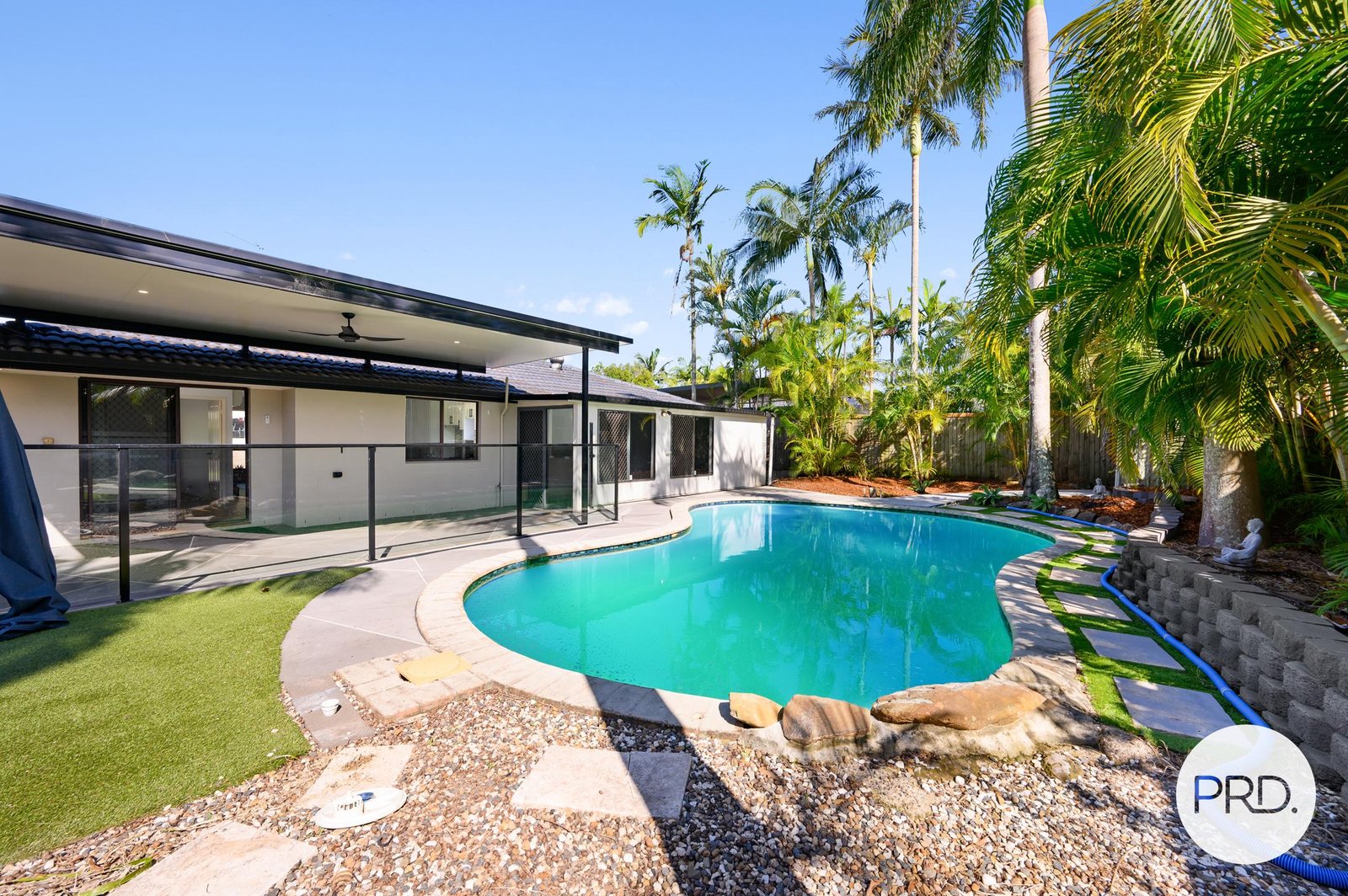 12 Angaston Avenue CARRARA 11